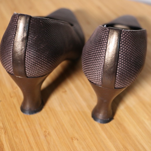Vintage Stuart Weitzman heels pumps brown bronze estimated women’s size 9 - Picture 5 of 8